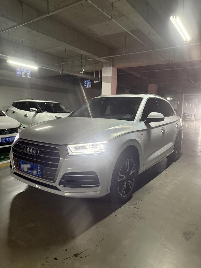 Audi Q5L 2018 45 TFSI Premium Style National V