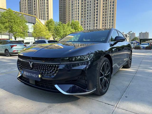 Lantu Chasing Light PHEV 2024 Ultra-long battery life Four-wheel drive Ultimate Edition