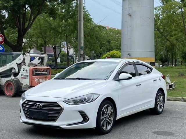 Leading the 2018 1.6L automatic 15th Anniversary Special Edition