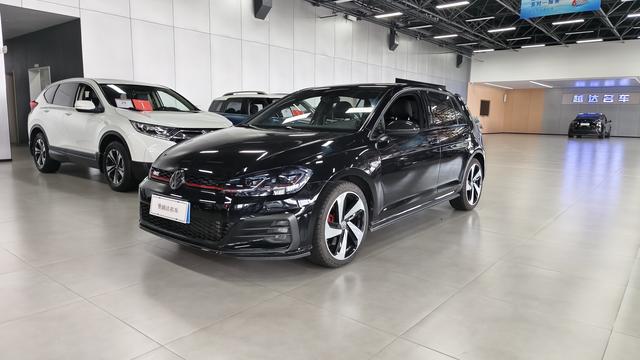 Golf GTI 2019 model 2.0 TSI GTI Country V