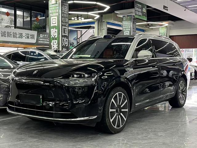 Wenjie M9 2024 Extended Range Ultra six-seater version