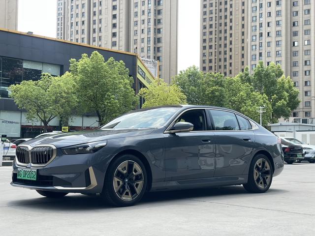 BMW i5 2024 eDrive35L Premium M Sport Package