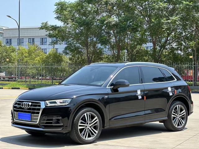 Audi Q5L 2020 model 45 TFSI Exclusive Luxury sports type