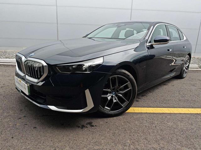 BMW i5 2024 eDrive35L Luxury Set