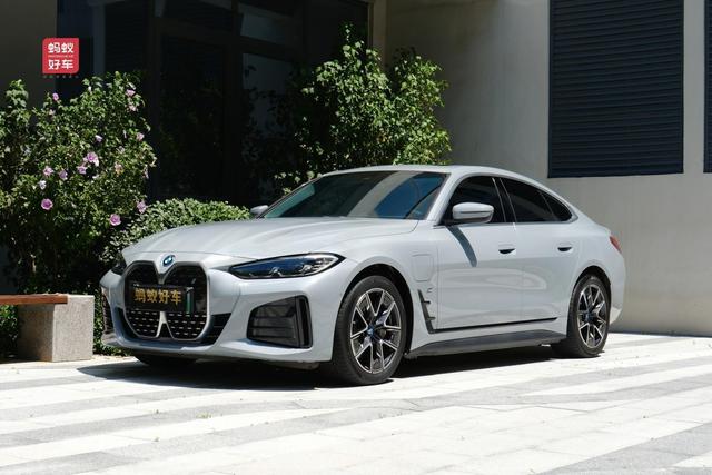 BMW i4 2023 eDrive35