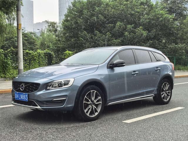 Volvo V60 2017 Cross Country T5 AWD Country V