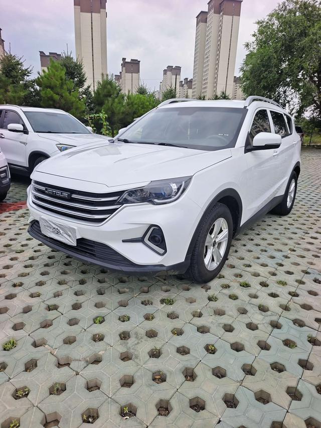 Jietu X70M 2022 1.5T manual avant-garde partner type