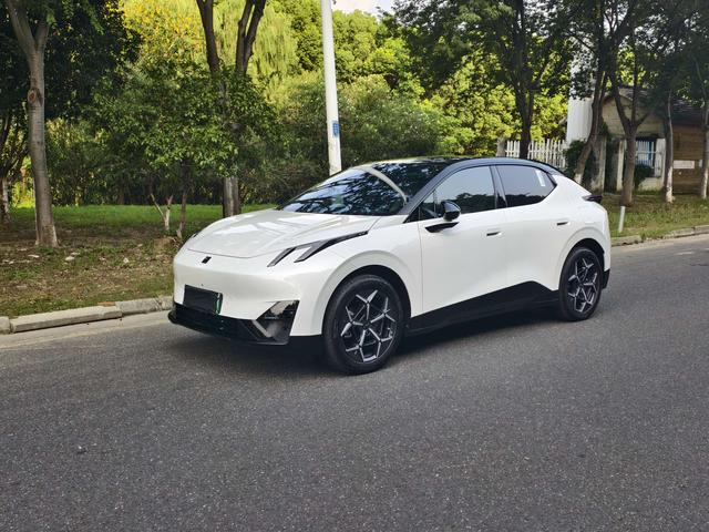 Lynk & Co Z20 2025 model 530km rear drive Max
