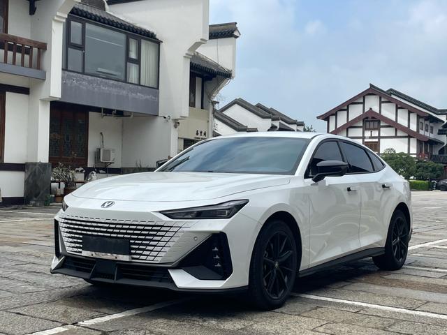Chang'an UNI-V 2023 1.5T Premium
