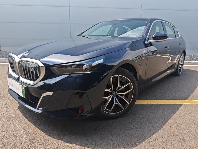 BMW i5 2024 eDrive35L M sports suit
