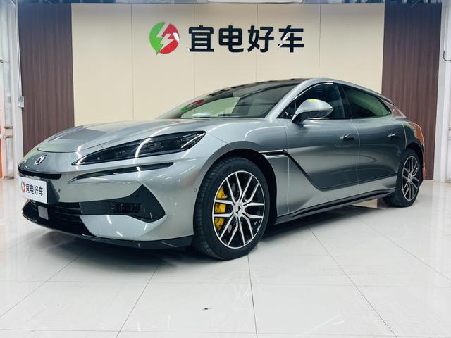 Denza Z9GT DM 2024 1100 four-wheel drive Pro version