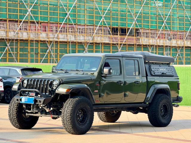 Gladiator 2023 Model 3.6L Overland