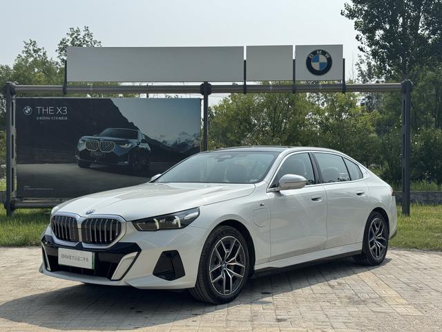 BMW i5 2024 eDrive35L M sports suit