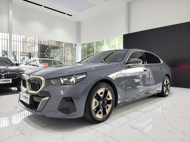 BMW i5 2024 eDrive35L M sports suit
