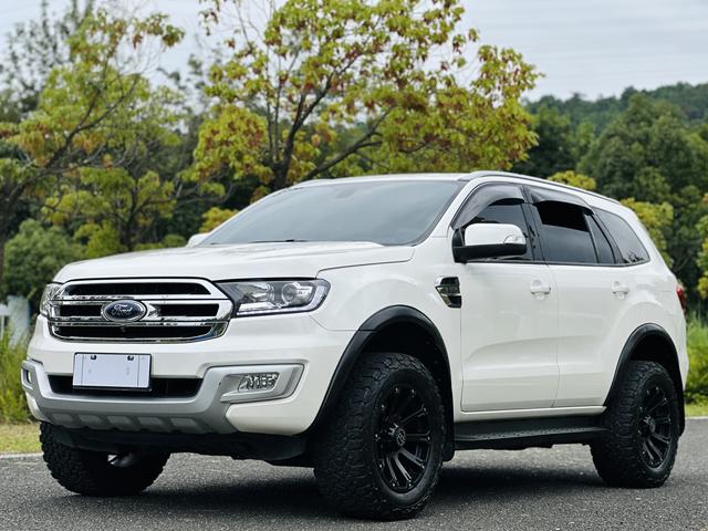 Roadrunner 2017 2.0T Petrol Automatic 4WD Elite 5-seater
