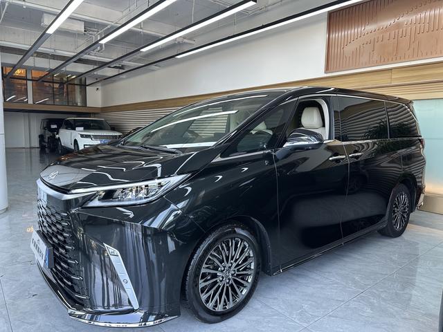 Lexus LM 2023 500h DIRECT4 Six-Seat Premium