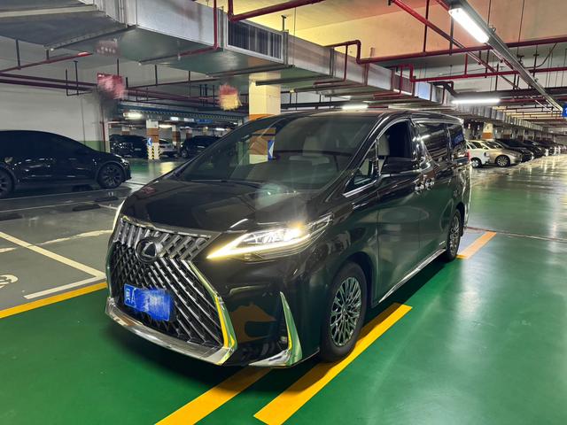 Lexus LM 2020 300h E-Four Four-Seat Imperial Edition