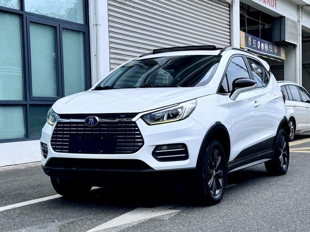 Yuan EV 2018 EV360 Smartlink Dazzling Cool Model