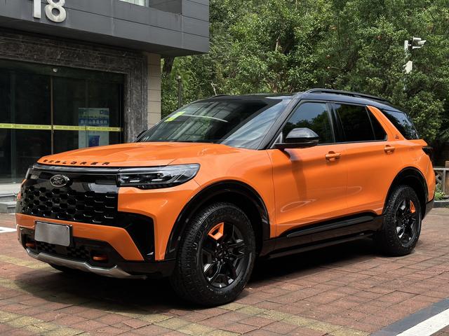 Explorer 2024 EcoBoost 285 four-wheel drive Kunlun Peak Edition 7-seater