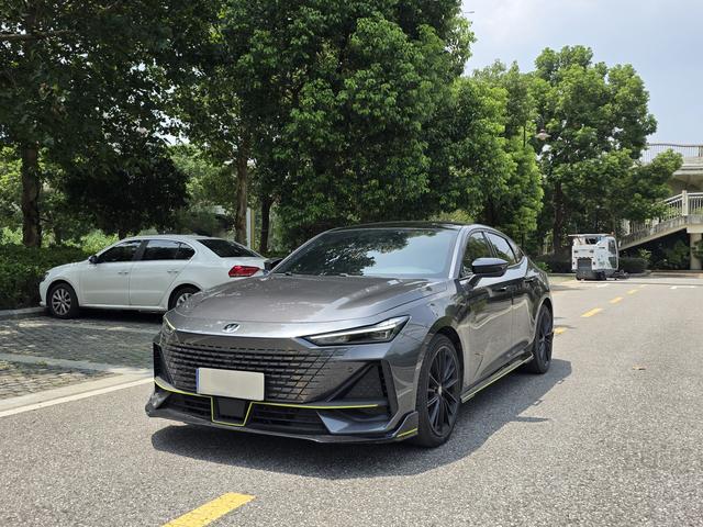 Changan UNI-V 2022 1.5T Intelligent Pilot Model