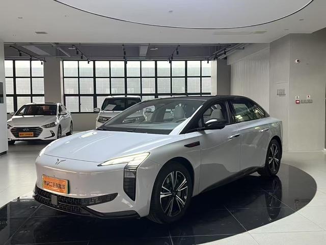 Hongqi EH7 2024 model 690 Pro