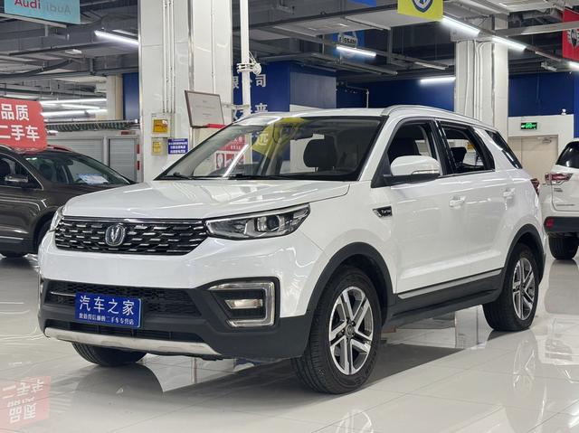 Changan CS55 2019 1.5T automatic dazzling color type country VI