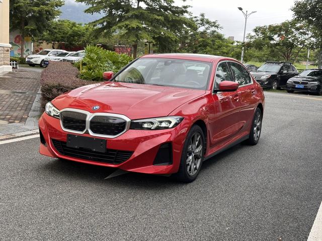 BMW i3 2022 eDrive 35 L
