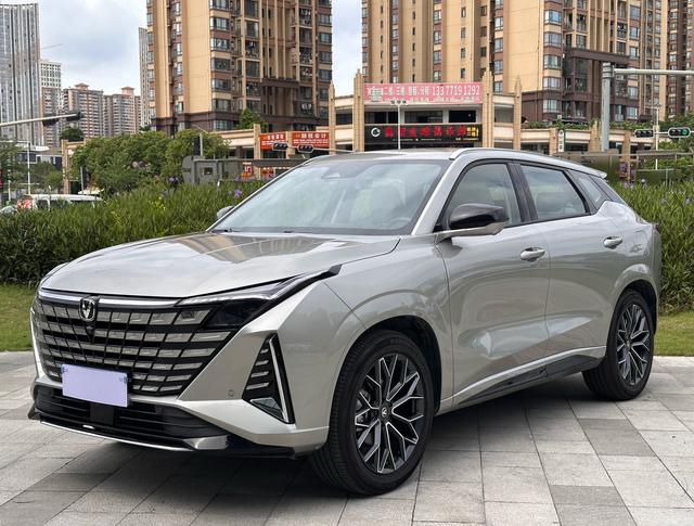 Changan UNI-Z 2025 1.5T DCT Premium Type