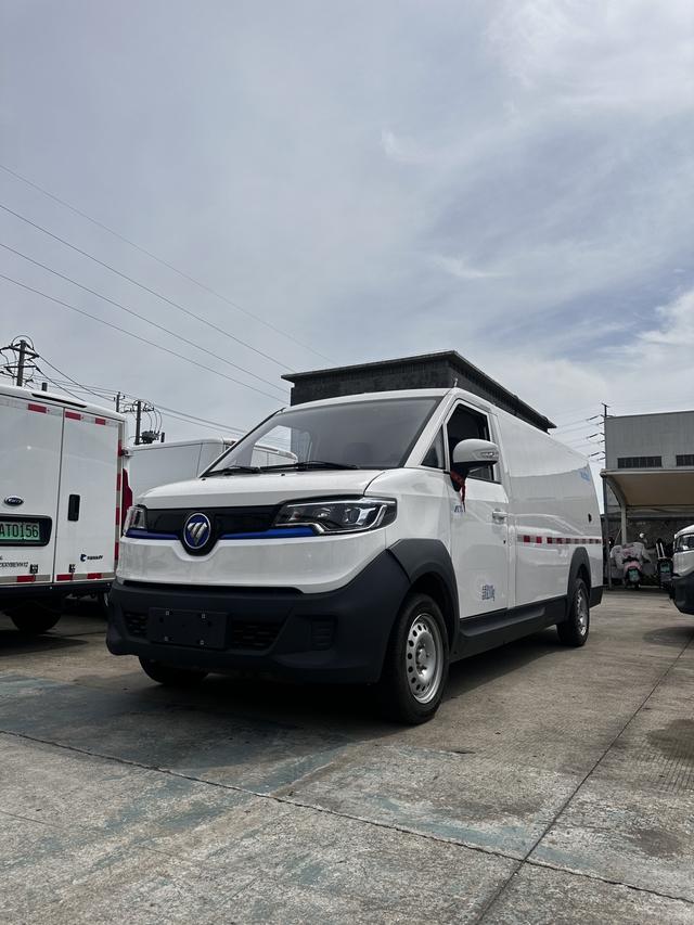 Elf Zhilan 2022 E7 van Transporter flat-top 2-seater Ningde Era 46.36 kWh