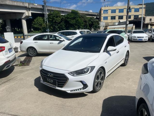 Leading the 2018 model 1.4T dual-clutch dazzling·flagship type