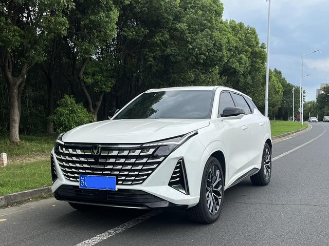 Changan UNI-Z 2025 1.5T DCT Premium Type