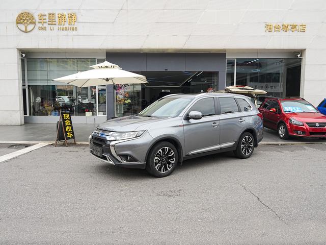 Outlander 2020 2.0L two-wheel drive Enjoy Edition 5 seats