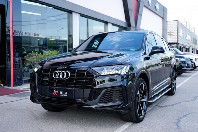 Audi Q7 2023 55 TFSI quattro S line Sport