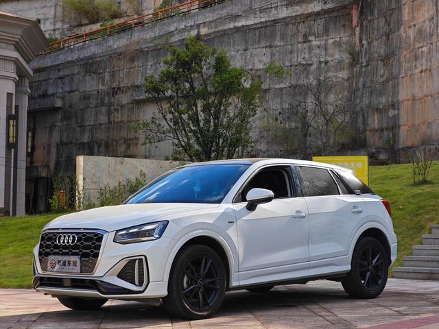 Audi Q2L 2022 35 TFSI Progressive Elegance