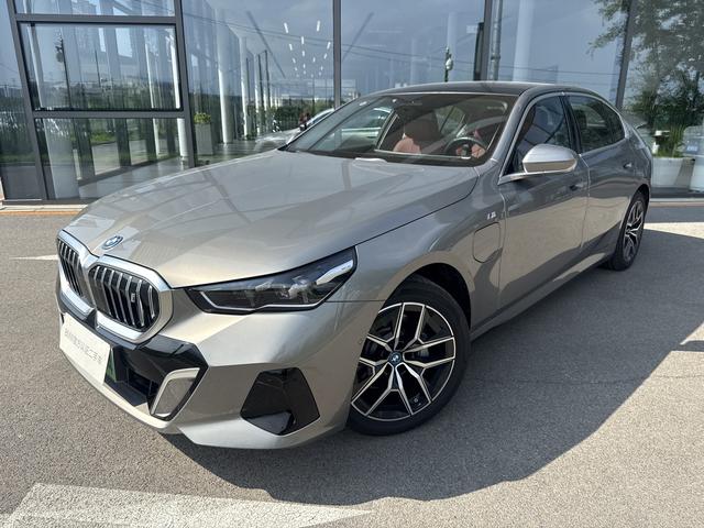 BMW i5 2024 eDrive35L M sports suit
