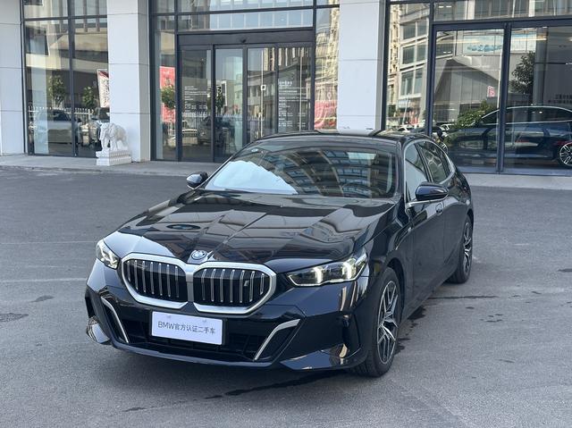 BMW i5 2024 eDrive35L M sports suit