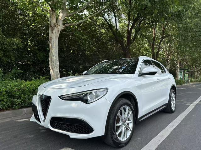 Stelvio Steinway 2017 2.0T 200HP Luxury Edition