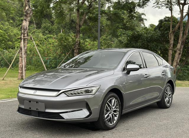 QIN PLUS EV 2024 Glory Edition 420KM LEADER