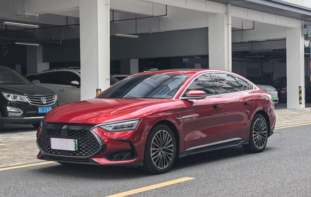 Han DM 2022 DM-i 121KM Exclusive Type