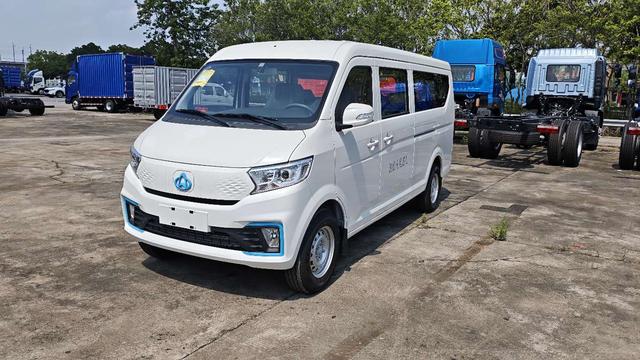 Cross Star V7 EV 2024 239km passenger version comfortable 6-seater