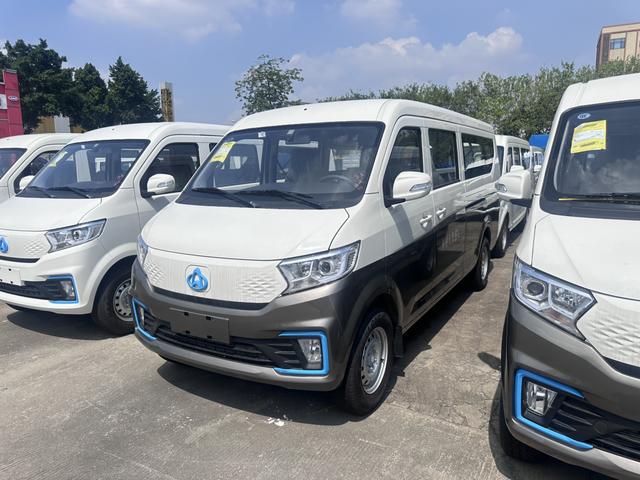 Cross Star V7 EV 2024 239km passenger version flagship 6-seater