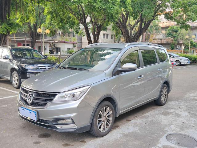 Baojun 730 2019 1.5L manual fashion type 7-seater country VI