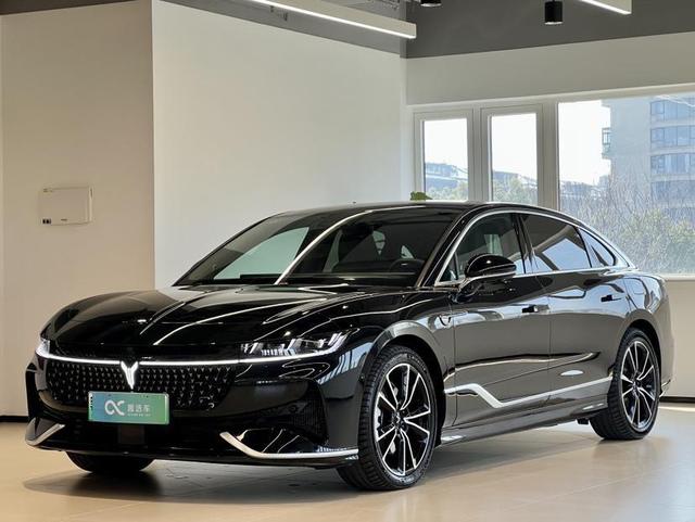 Lantu Chasing Light PHEV 2024 Ultra-long battery life Four-wheel drive Ultimate Edition