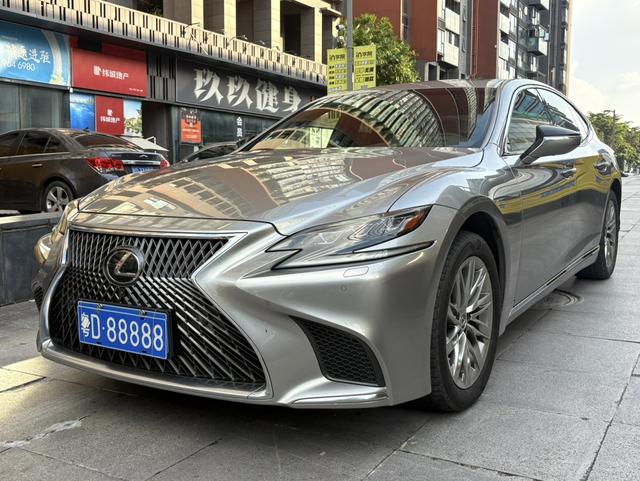 Lexus LS 2018 Model 350 Deluxe Edition Country V