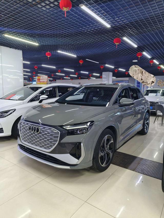 Audi Q4 e-tron 2023 40 e-tron Creative Edition