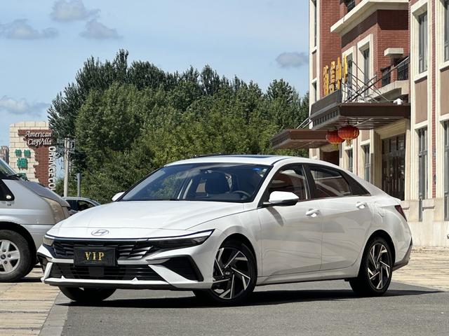 Elantra 2023 1.5L CVT LUX Premium
