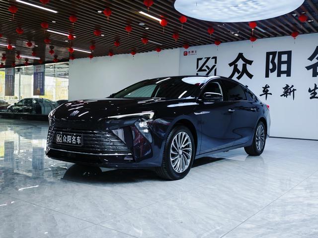 Grand Touring 2023 28T Automatic Premium