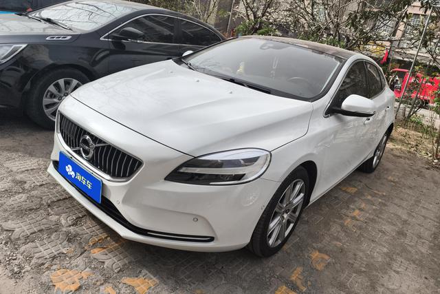 Volvo V40 2018 T3 Zhiya Edition