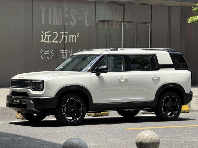 Beijing off-road BJ30 2024 1.5T DHT 4WD magic nuclear power drive Advanced Version
