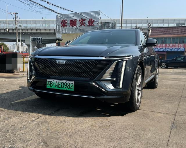 IQ Regal 2022 Rear-Drive Long Range Deluxe